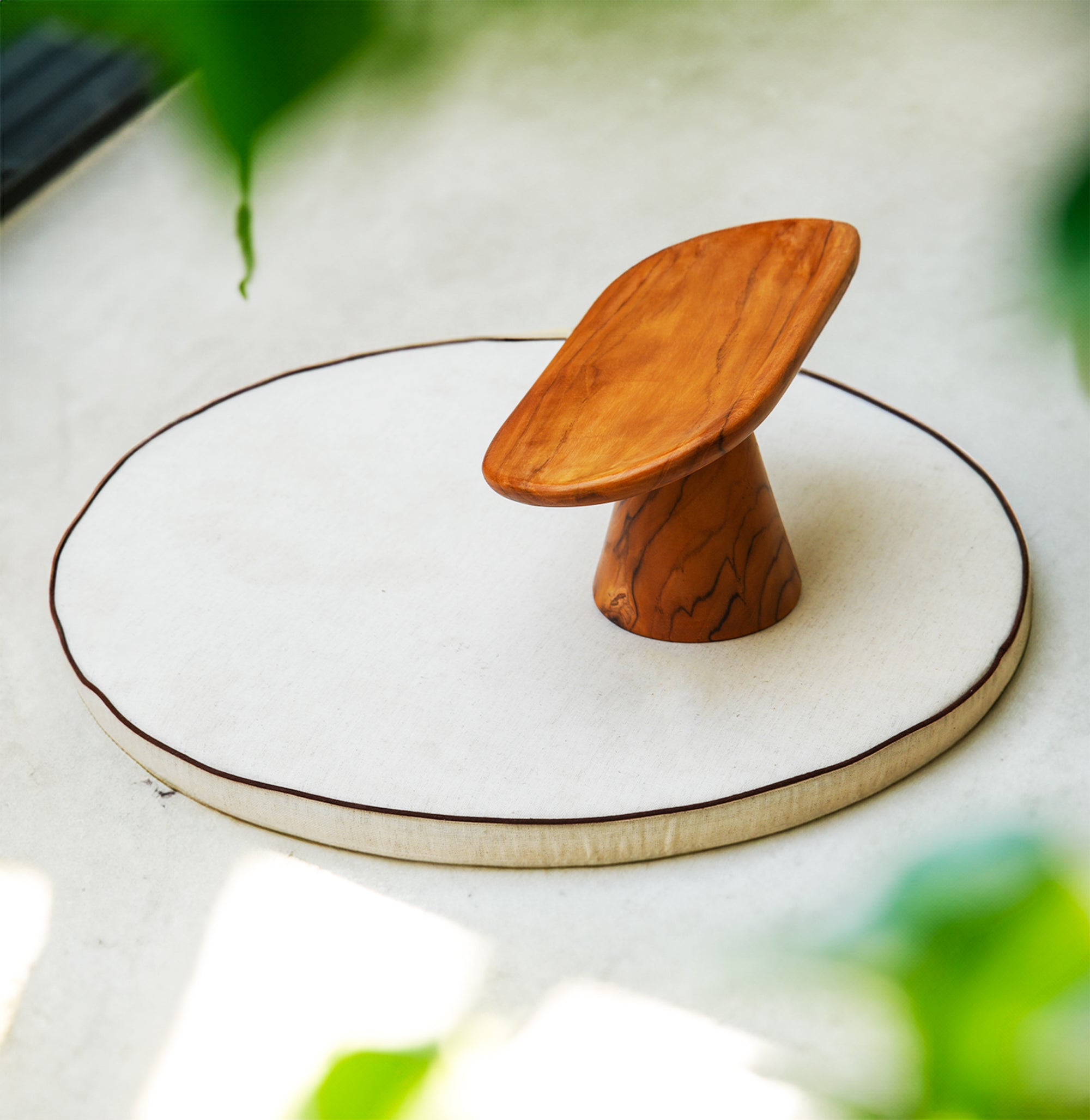 Vajra Meditation Bench