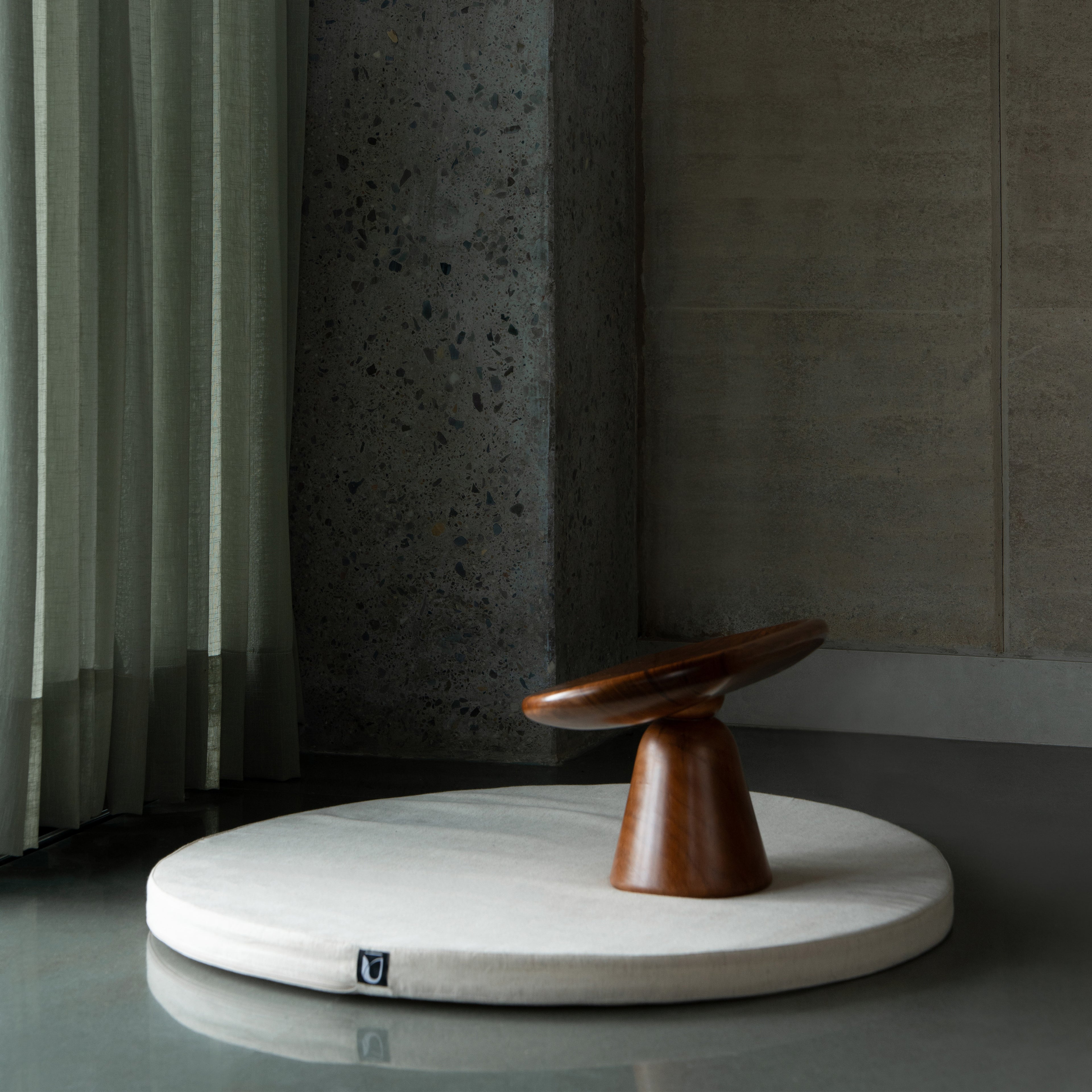 Vajra Meditation Bench