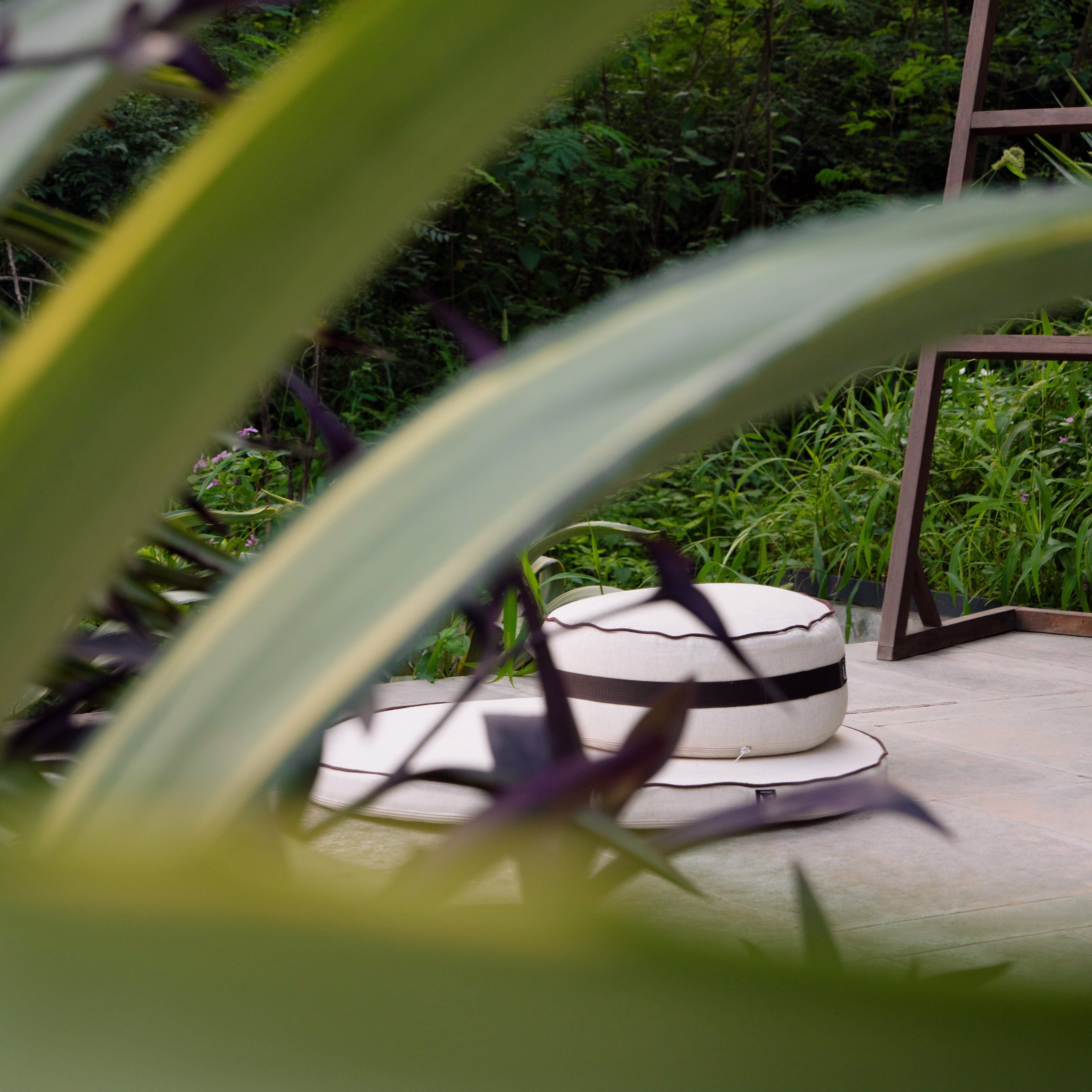 Shunya Seated Meditation Set